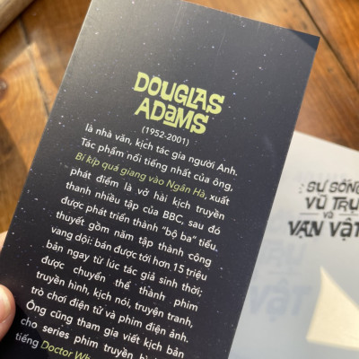 SỰ SỐNG, VŨ TRỤ VÀ VẠN VẬT - Douglas Adams – Nguyễn Thị Thu Yến dịch - Nhã Nam