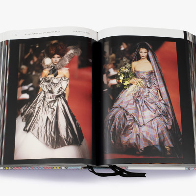 Artbook - Sách Tiếng Anh - Vivienne Westwood Catwalk