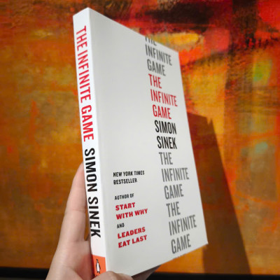 Sách - The Infinite Game by Simon Sinek/Amazon Editors