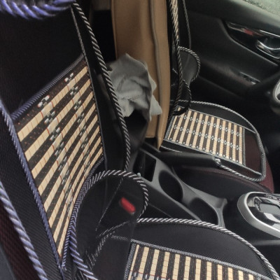 Lót ghế lưới trúc thoáng mát, massage chống đau mỏi cho xe ô tô