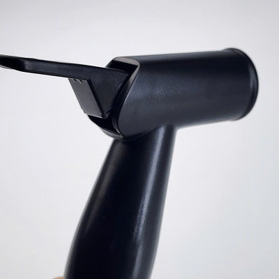 Bộ xịt vệ sinh cao cấp, tăng áp cao, khóa thông minh, chất liệu nhựa ABS mạ màu đen, màu vàng Eurolife EL-X13