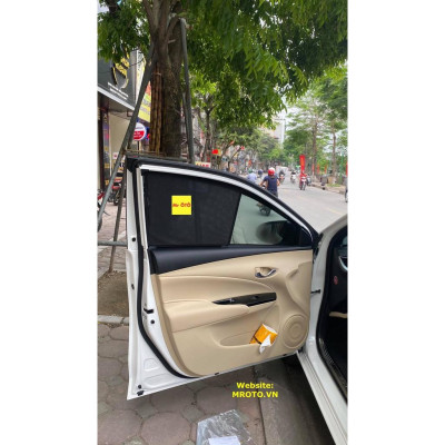 RÈM CHE NẮNG NAM CHÂM CHO XE TOYOTA YARIS 2019-2021.