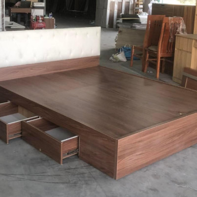 Giường gỗ công nghiệp đầu giường bọc nệm Juno Sofa