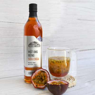 Mật ong rừng sữa chúa – Rừng Nhiệt Đới chai 730g có vị ngọt đậm thơm hương sữa ong chúa