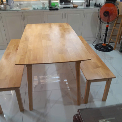 Bộ bàn ăn gỗ cao su Tundo gồm 2 băng và bàn 1m4 giá rẻ, tiện lợi