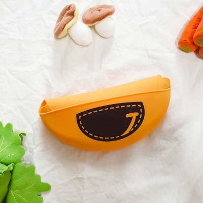 Yếm silicon ăn dặm cho bé Marcus & Marcus, từ 6 tháng