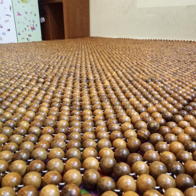 Đệm lót ghế ô tô hạt gỗ Bách Xanh 100% tự nhiên tựa lưng massage trên ô tô