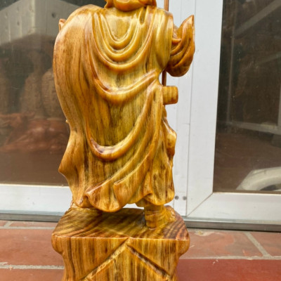 Tượng quan công trấn ải bằng gỗ huyết long bằng gỗ huyết long mọng dầu kt cao 30×13×9cm