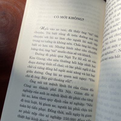 [tuyển tập báo chí bút chiến HỮU THỌ] CHẠY... – Tiểu phẩm báo chí – NXB CTQG Sự Thật