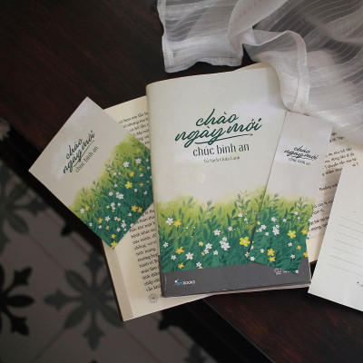 Chào Ngày Mới - Chúc Bình An - Tặng Kèm Postcard Hai Mặt + Bookmark Hai Mặt