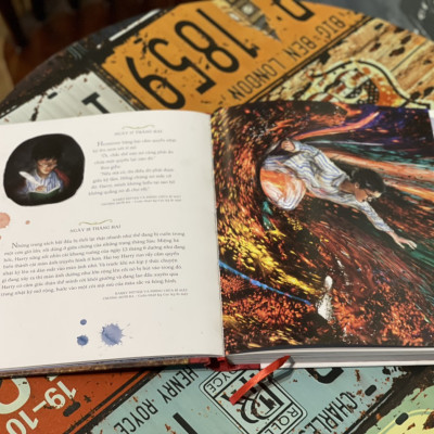 [Bìa cứng, minh họa in màu] HARRY POTTER - MỘT NĂM TRÀN NGẬP DIỆU KỲ - J.K.Rowling - Jim Kay minh họa – Nxb Trẻ