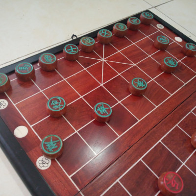 Bộ Quân Cờ Tướng Gỗ Nhãn 3,5cm, Kèm Bàn Cờ Tướng Gỗ Hương 50 x 50 cm