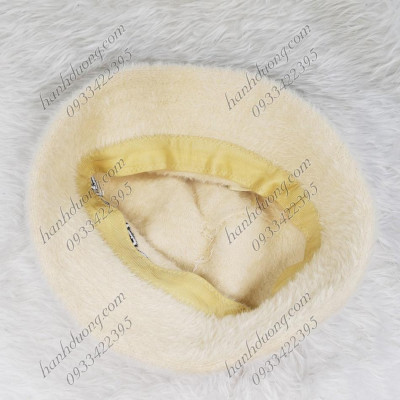 Mũ bo cụp lông xù nón tai bèo vành tròn hàng quảng châu thêu chữ, vành rộng 5cm, phía trong có 2 dây rút giúp giữ