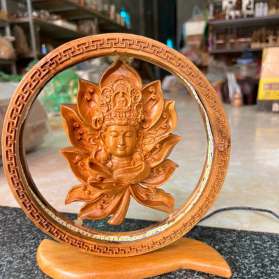 Tượng Diện phật có lắp bóng đèn bằng gỗ bách xanh thơm nức kt 20×20×6cm