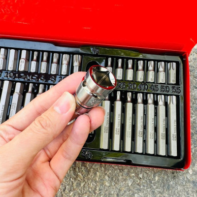 Bộ tuýp lục giác hoa thị 40 chi tiết Kapusi, đựng trong hộp thép sơn tĩnh điện EUROKING TOOLS