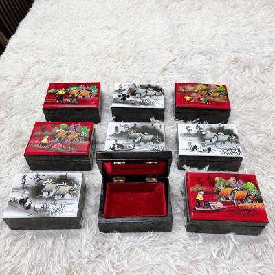 Loại 1- Hộp Đựng Đồ Trang Sức Bằng Gỗ Sơn Mài 8x11cm Lót Vải Nhung Đỏ Sang Trọng