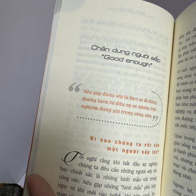 NHỮNG CÔ GÁI PR – Ba thế hệ, 2 Thập kỷ nghề và nhiều niềm tin phía trước – NXB Tổng hợp Tp HCM