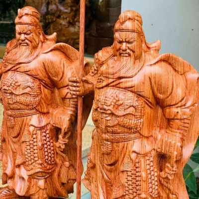 Tượng gỗ quan công trấn ải đứng trên đầu hổ phù kt 40×16×11cm