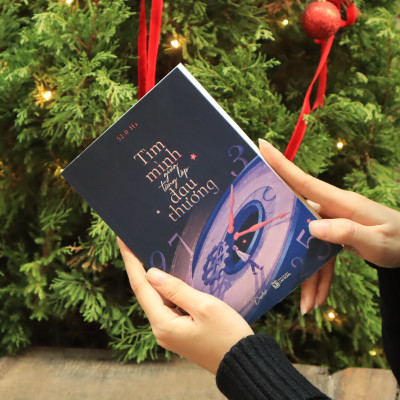 Sách - Tìm Mình Giữa Từng Lớp Đau Thương