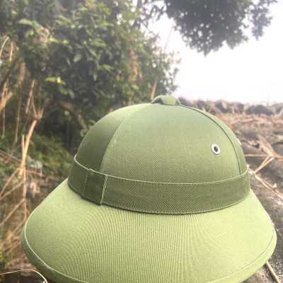 Mũ cối tàu lòng xanh trắng cốt phíp, vải Gabadin tô châu, rơi va đạp không vỡ, tuyệt đối không ngấm nước, vải không phai, phiên bản cối xưa