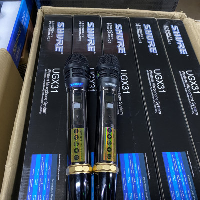 Micro không dây SHURE - Chất Âm Hay - Sóng Xa 150m - Hàng Nhập Khẩu