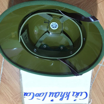 Mũ cối tàu lòng vàng khuy trắng phiên bản cối xưa,vải gabadin tô châu,cốt phố tuyệt đối không ngấm nước,va đạp đứng lên dậm nhảy thỏa mái,rơi không vỡ