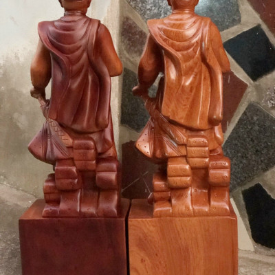 TƯỢNG TRẦN QUỐC TUẤN BẰNG GỖ HƯƠNG ĐÁ LÀM MẦ GIẢ CỔ KT CAO 70CM