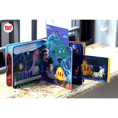 Sách Chuyển Động - First Explorers - Astronauts - Nhà Du Hành Vũ Trụ