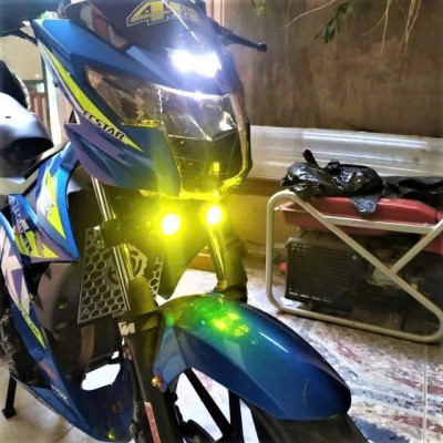 Đèn Trợ Sáng Xe Máy Bi Cầu 2 Màu L4 T20 – Siêu Sáng, Gom Xa, Lắp Mọi Dòng Xe