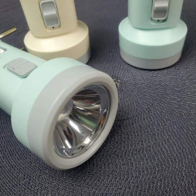 Đèn pin mini 9162 có thể sạc lại ,dùng trong gia đình , đèn LED ánh sáng mạnh dùng khi cắm trại ngoài trời đèn pin nhỏ cầm tay đa năng 