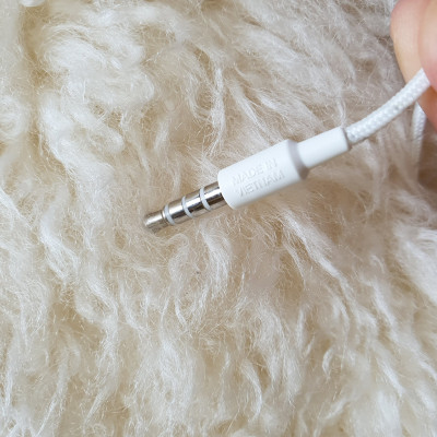 Tai Nghe Dành Cho Điện Thoại Vsmart Bee Lite / Joy 4 Tặng Kèm Núm Silicone Thay Thế - Âm Thanh Trung Thực - Công Suất Lớn - Hàng Chính Hãng