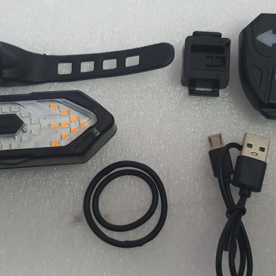 Đèn xi nhan xe đạp - Đèn LED tín hiệu điều khiển từ xa gắn đuôi xe đạp - lắp đặt dễ dàng - Hàng chính hãng