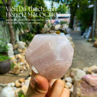 Thạch anh hồng 12 mặt NHASAN QC1409 viên đá của tình duyên, sự  chữa lành và thư thái - nặng 520gr, đường kính 8cm