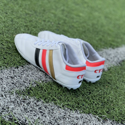 Giày đá banh,giày đá bóng sân cỏ nhân tạo đã khâu đế 3 sọc màu trắng