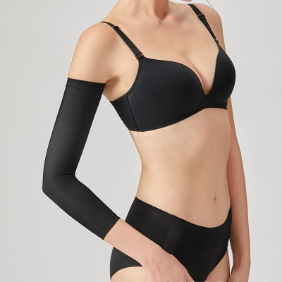 Gen nịt bắp tay sau hút mỡ