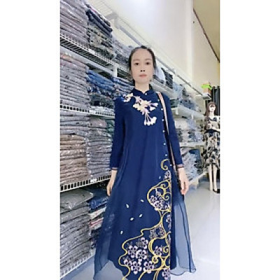 Áo dài cách tân chất lượng cao dành cho những buổi tiệc trang trọng, lễ cưới hỏi tôn nghiêm.