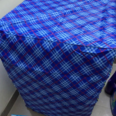 Áo bọc   máy giặt cửa trên  cho máy từ  9 -  10 kg  , vải dù siêu bền ,  thoáng khí  , chống nước  , chống bụi tốt   bảo vệ máy  khỏi mưa nắng khi để ngoài trời  ,giao màu ngẫu nhiên