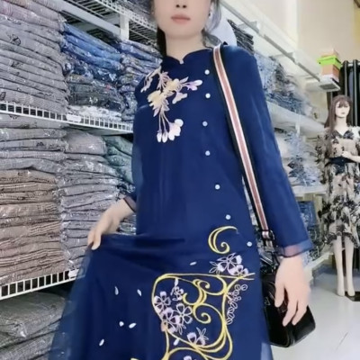 Áo dài cách tân chất lượng cao dành cho những buổi tiệc trang trọng, lễ cưới hỏi tôn nghiêm.