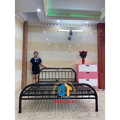 Giường sắt mỹ nghệ 1m6x2m kiểu sang chảnh