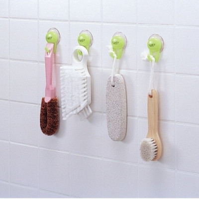 Set 02 chiếc móc treo đa năng Inomata có núm hít - Giao màu ngẫu nhiên