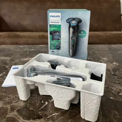 Máy cạo râu khô và ướt Series 7000 cao cấp Philips Norelco S7788/82 - Hàng Nhập Khẩu