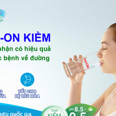 Nước uống kiềm ionLife dung tích 330ml thùng 24 chai chứa vi khoáng tự nhiên, công nghệ Nhật Bản