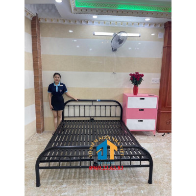 Giường sắt mỹ nghệ 1m6x2m kiểu sang chảnh