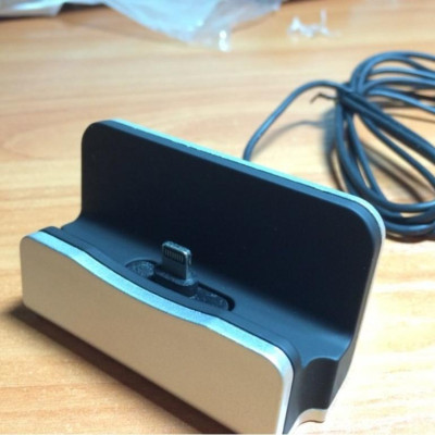 Dock sạc kiêm giá đỡ đa năng cho điện thoại Iphone giá rẻ