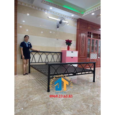 Giường sắt kiểu đan chéo 1m4x2m siêu rẻ