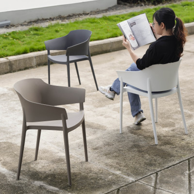 Ghế nhựa đúc, ghế sân vườn có tay vịn