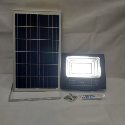 Đèn pha năng lượng mặt trời 300W