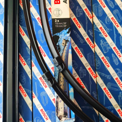 BỘ GẠT MƯA BOSCH AEROTWIN EURO SET MERCEDES S350 S400 S500 S550 (W221) 28X28 (8976)