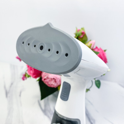 Bàn Ủi Mini Hơi Nước Cầm Tay LocknLock ENI241 (260ml) - ENI148 (120ml) - Hàng Chính Hãng