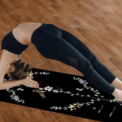 Thảm tập yoga du lịch cao cấp chính hãng Yvonne dày 1,5mm gấp gọn, bề mặt nhám, siêu bám, ưa mồ hôi, dễ vệ sinh, chất liệu cao su tự nhiên, kích thước 183cm x 66cm, nặng 1,2kg, foldable travel yoga mat with best grip,  anti-slipping surface